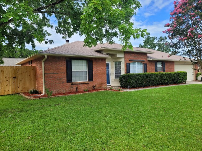 Primary Photo - 9573 Brentwood Blvd