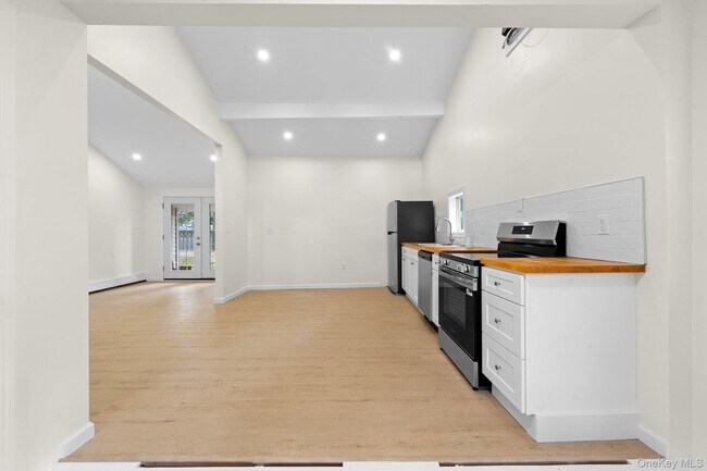 Building Photo - 241 Pawnee Ave