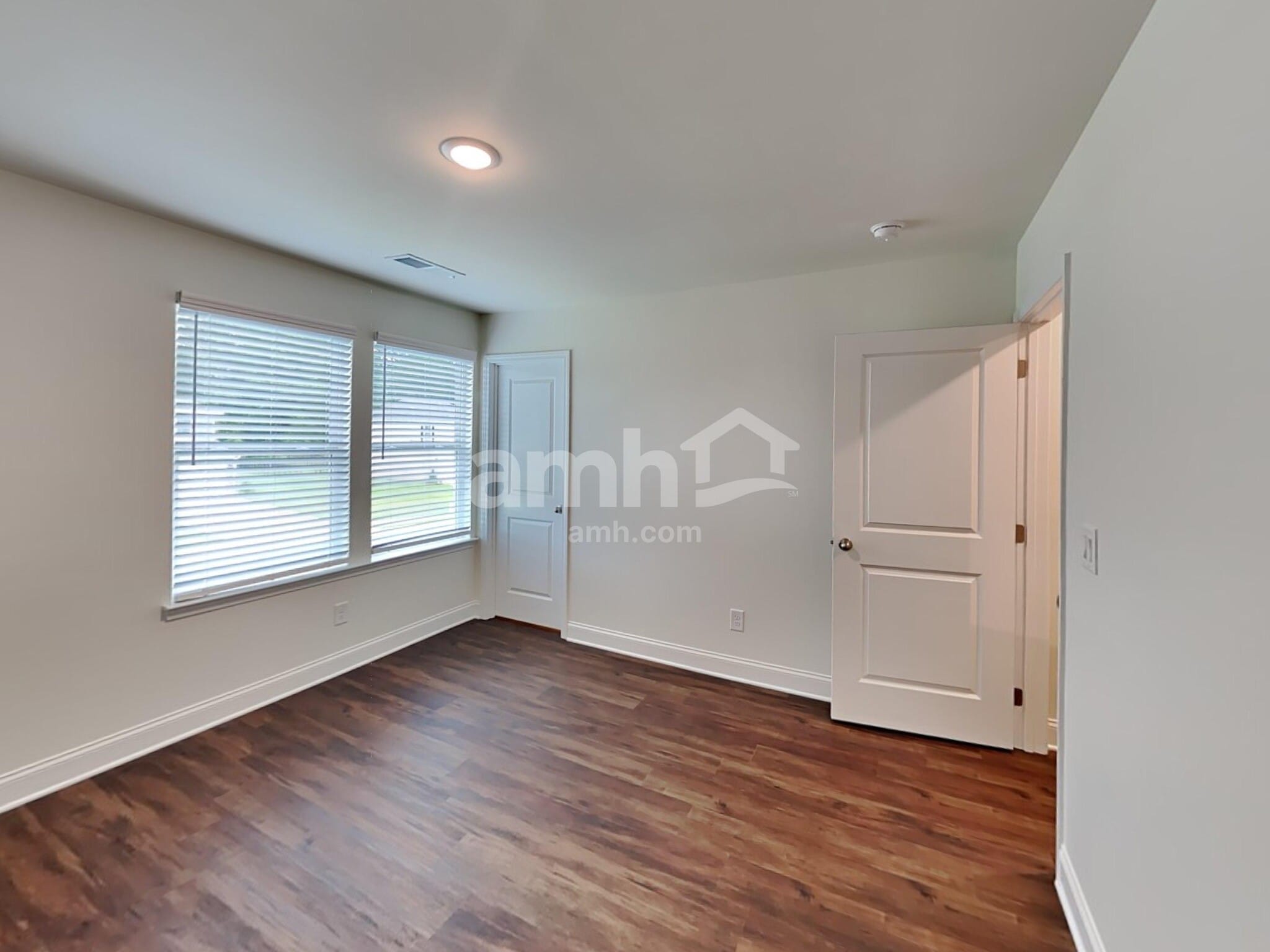 Building Photo - 189 Willow Ln