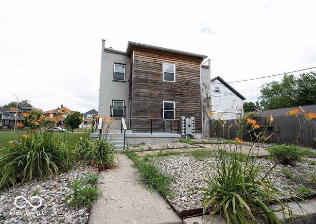 Building Photo - 2029 N College Ave