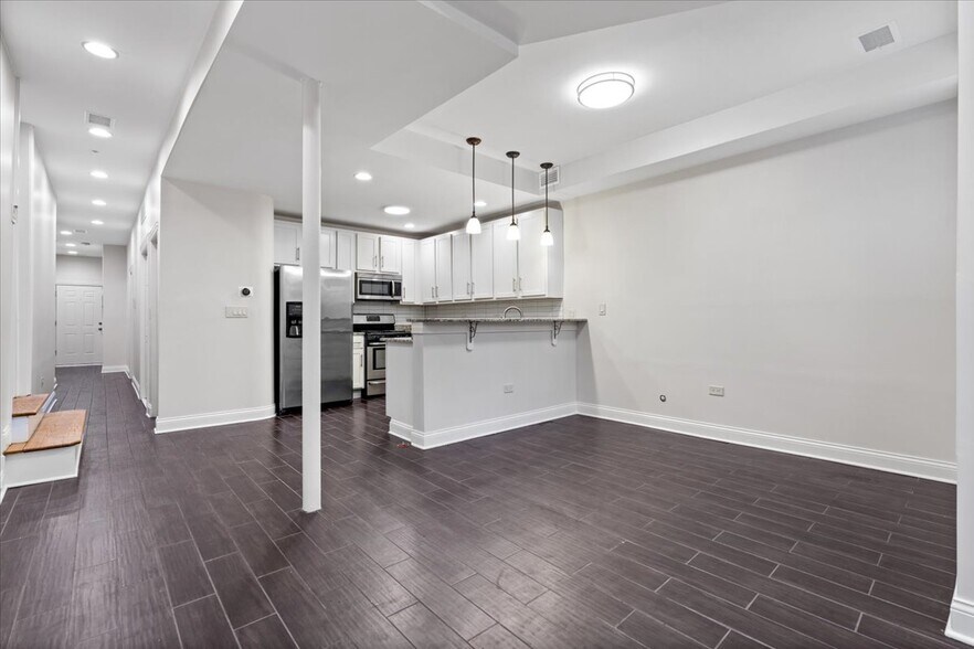 Building Photo - 4906 N Whipple St