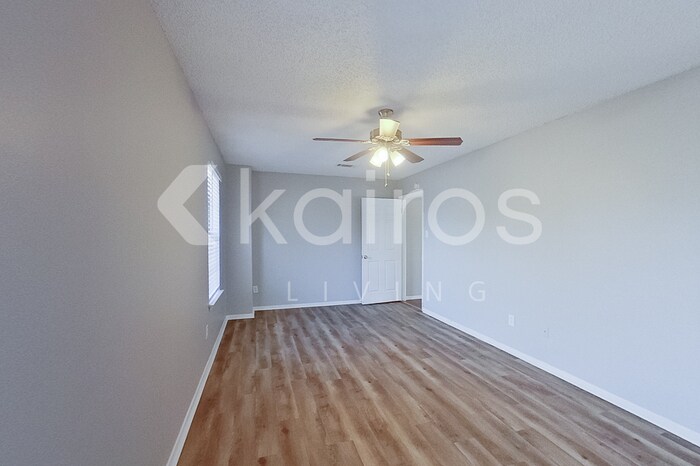 Building Photo - 832 Courtenay Pl