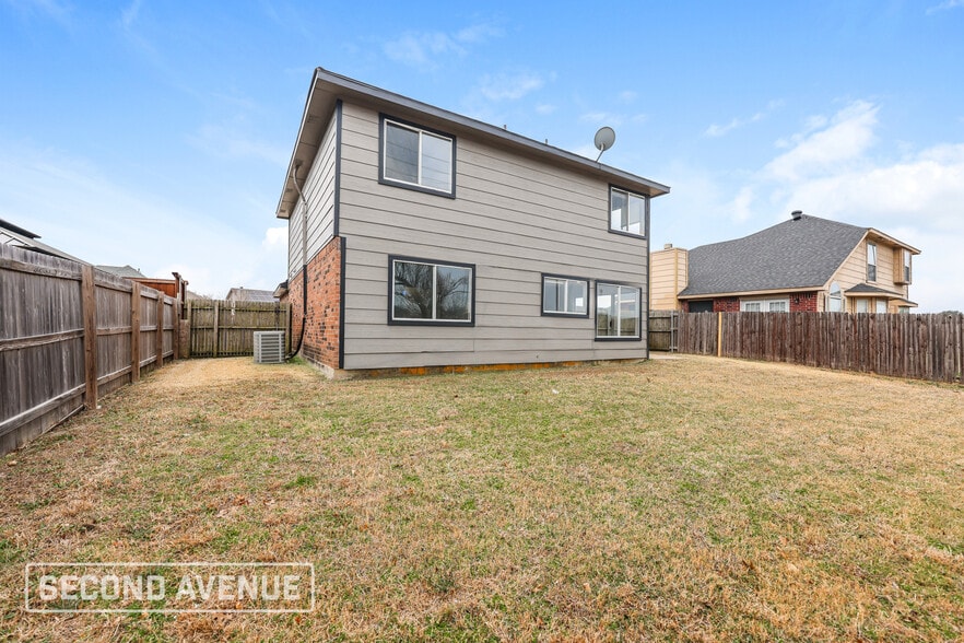 Building Photo - 12931 Parker Ct