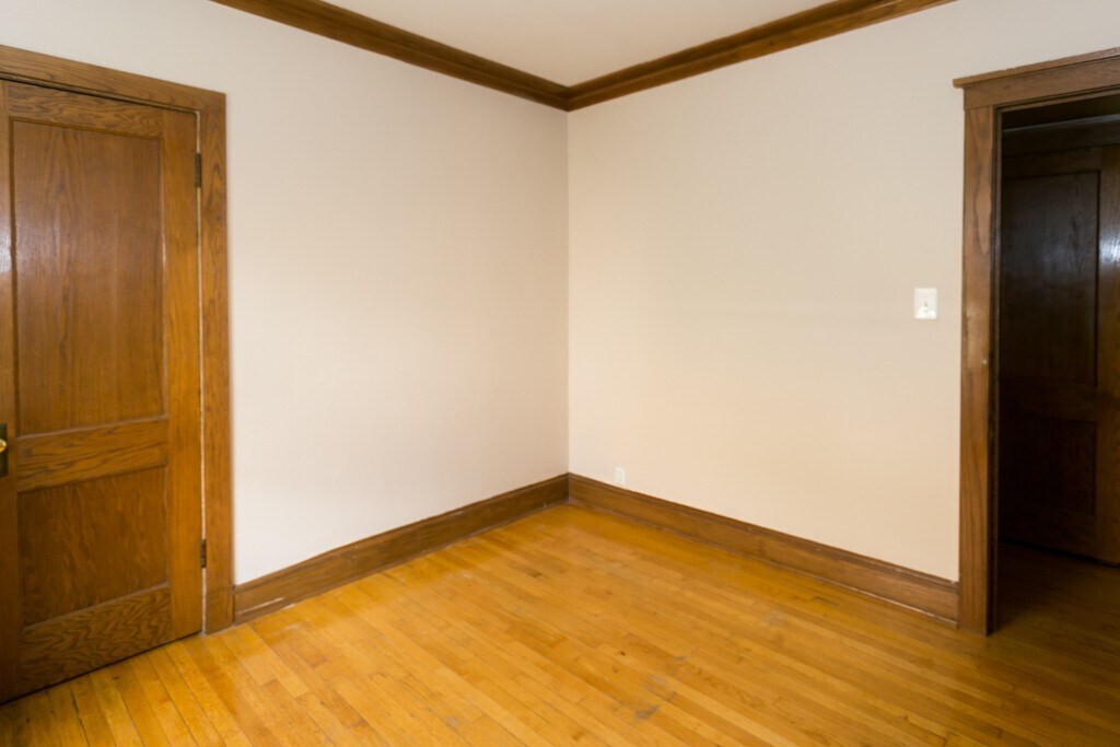 Building Photo - 5940 N Broadway