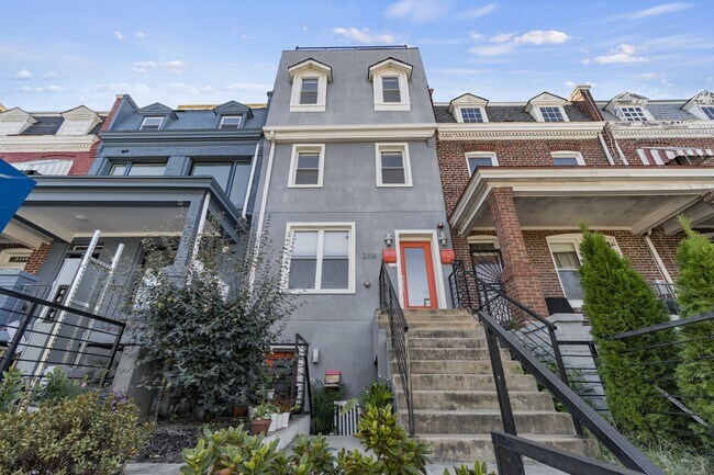 Building Photo - 2118 4th St