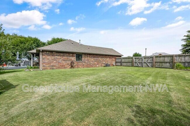 Building Photo - 307 Blair Cir