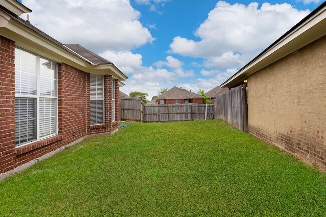Building Photo - 1312 Centerfield Ct