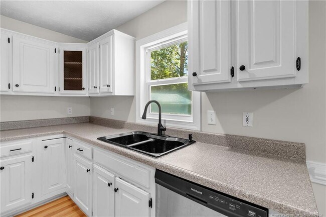 Building Photo - 3412 Cedar Hill Dr