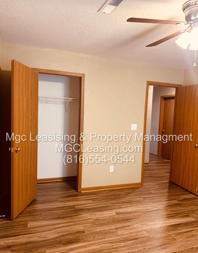 Building Photo - Grain Valley Ranch Duplex: Available September 1st
