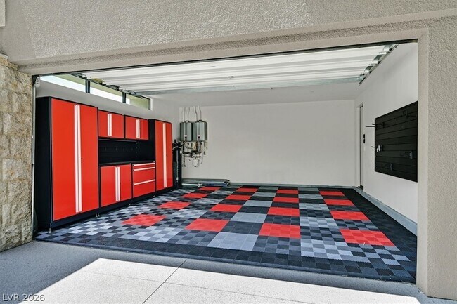 Building Photo - 807 Magnum Cliff Ct