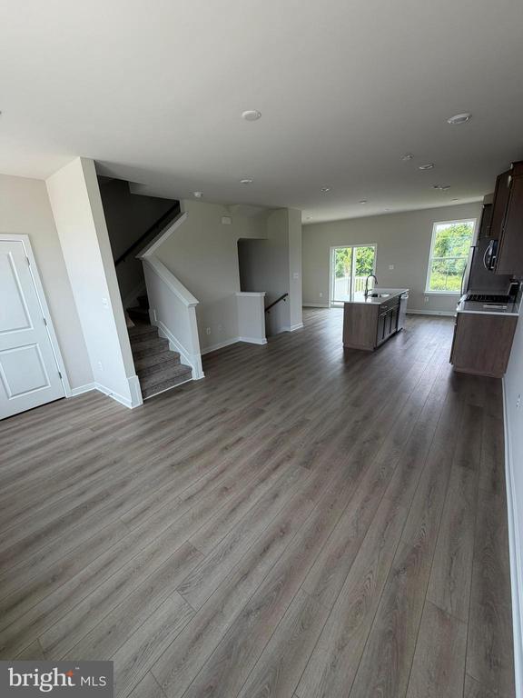 Building Photo - 368 Mingo Way