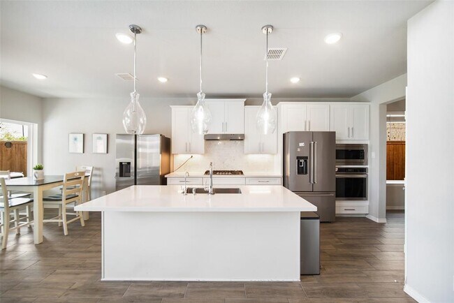 Building Photo - 18214 Sunset Elm Dr