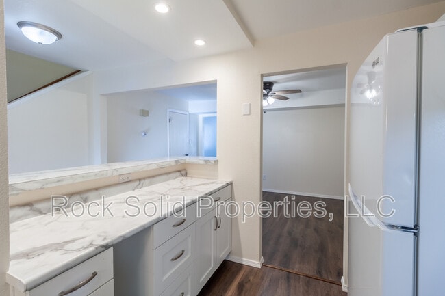 Building Photo - 1203 Crook Ave