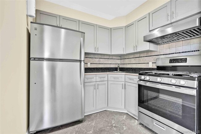 Building Photo - 88-20 70th Rd