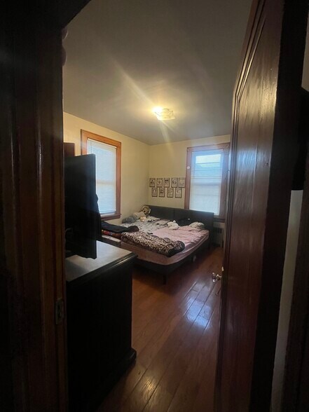 Building Photo - 392 N 12th St