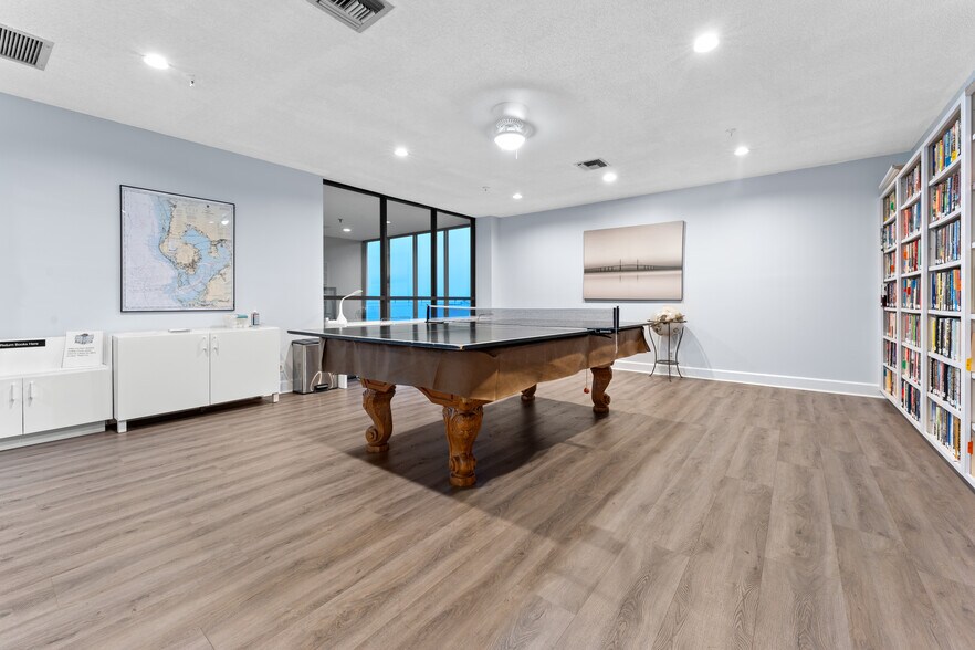 Building Photo - 6287 Bahia del Mar Cir