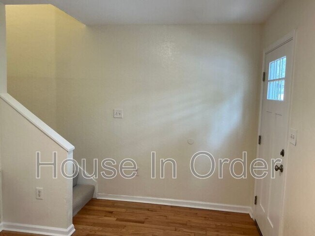 Building Photo - 5 Rathfarnham Rd