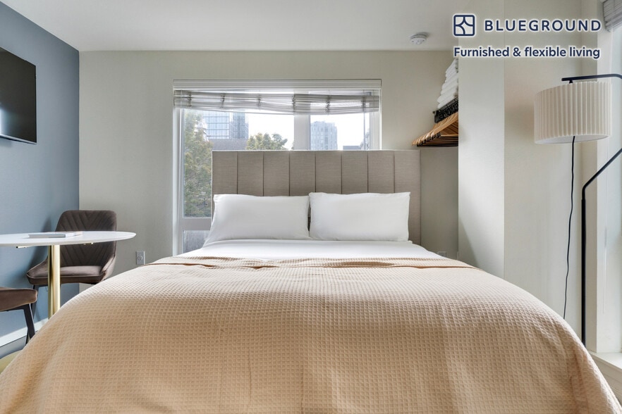 Building Photo - 5001 Brooklyn Ave NE