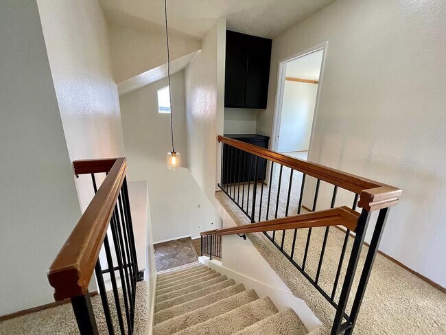 Building Photo - 7573 Flower Meadow Dr