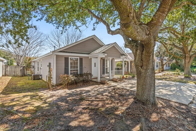 Building Photo - 605 Westchase Ct S