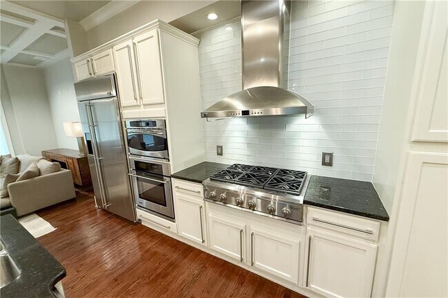 Building Photo - 1219 Mecaslin St NW