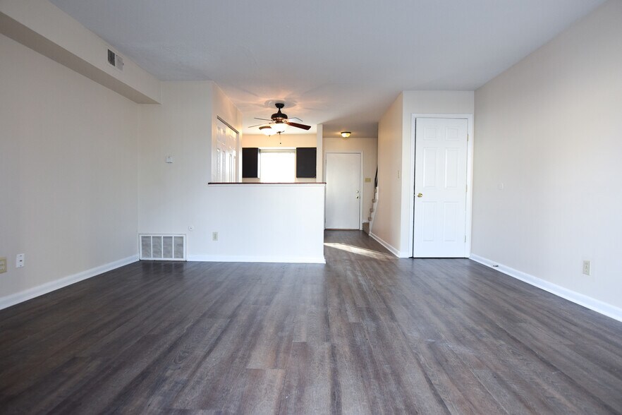 Building Photo - 1271 Summit St