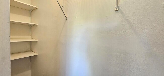 Building Photo - 3684 Pinehurst Dr