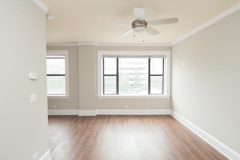 Building Photo - 817 W Lakeside Pl
