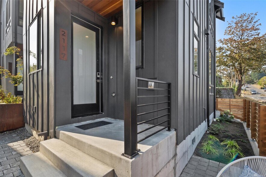 Building Photo - 2117 S Walker St