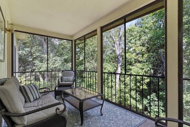 Building Photo - 1407 Park De Ville Pl