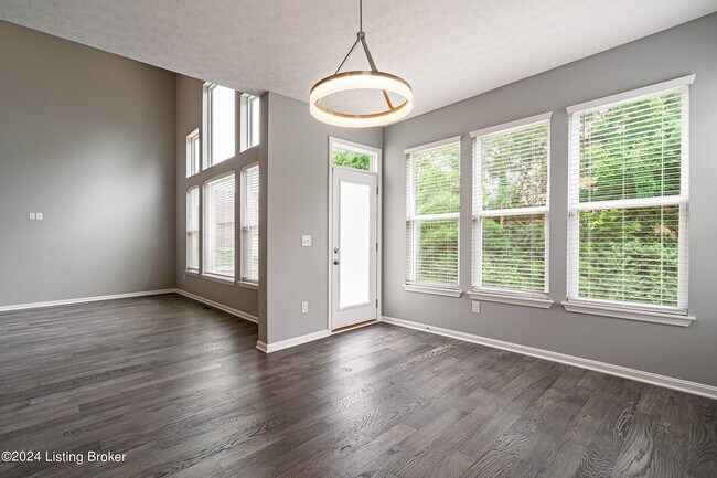 Building Photo - 10536 Vista View Dr
