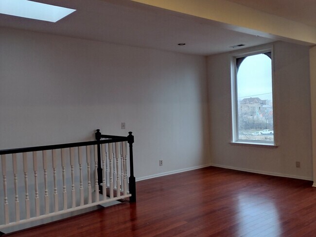 Building Photo - 2717 W Congress Pkwy