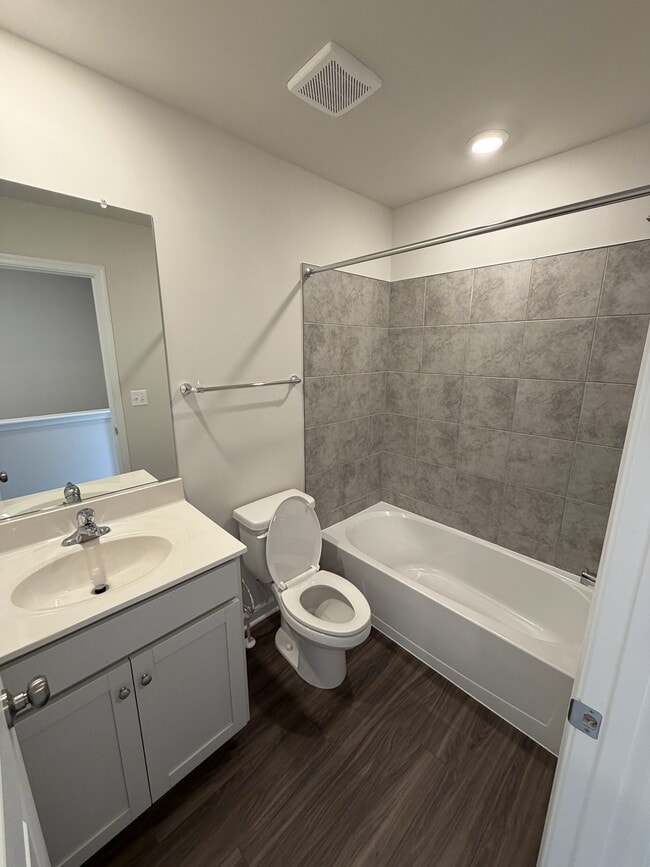 Building Photo - 18 Ironwood Ct