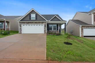 Building Photo - Lovely 3 BR, 2.5 BR Home with 2 Car Garage, Boiling Springs