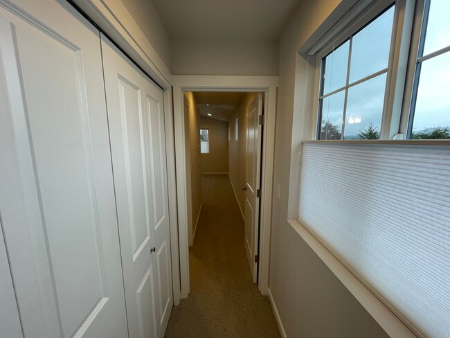 Building Photo - N18