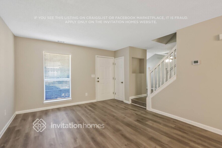 Building Photo - 6449 Eastbriar Dr