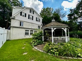 Building Photo - 1585 Bergen Blvd