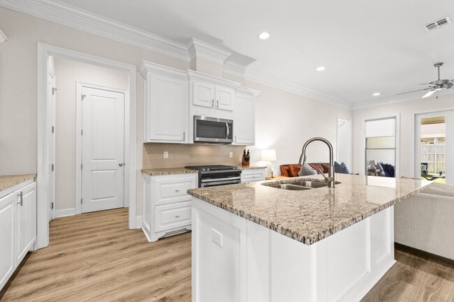 Building Photo - Luxury Living in The Woodlands - COMING SO...