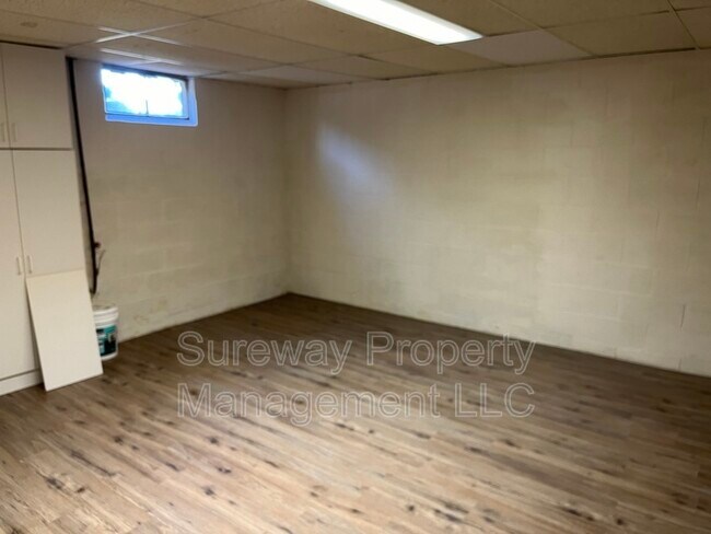 Building Photo - 513 Glenmere Ave