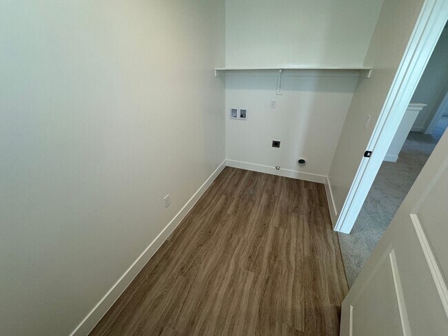 Building Photo - REDUCED PRICE!! Beautiful FOUR Bedroom Home!