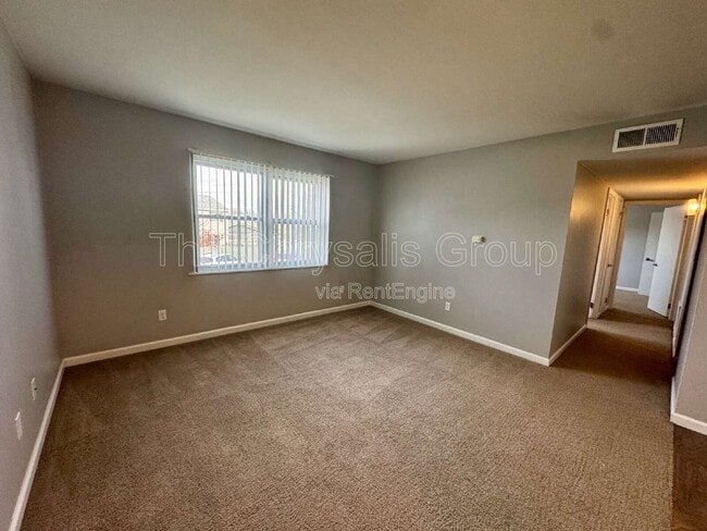 Building Photo - 606 E McKinley Rd