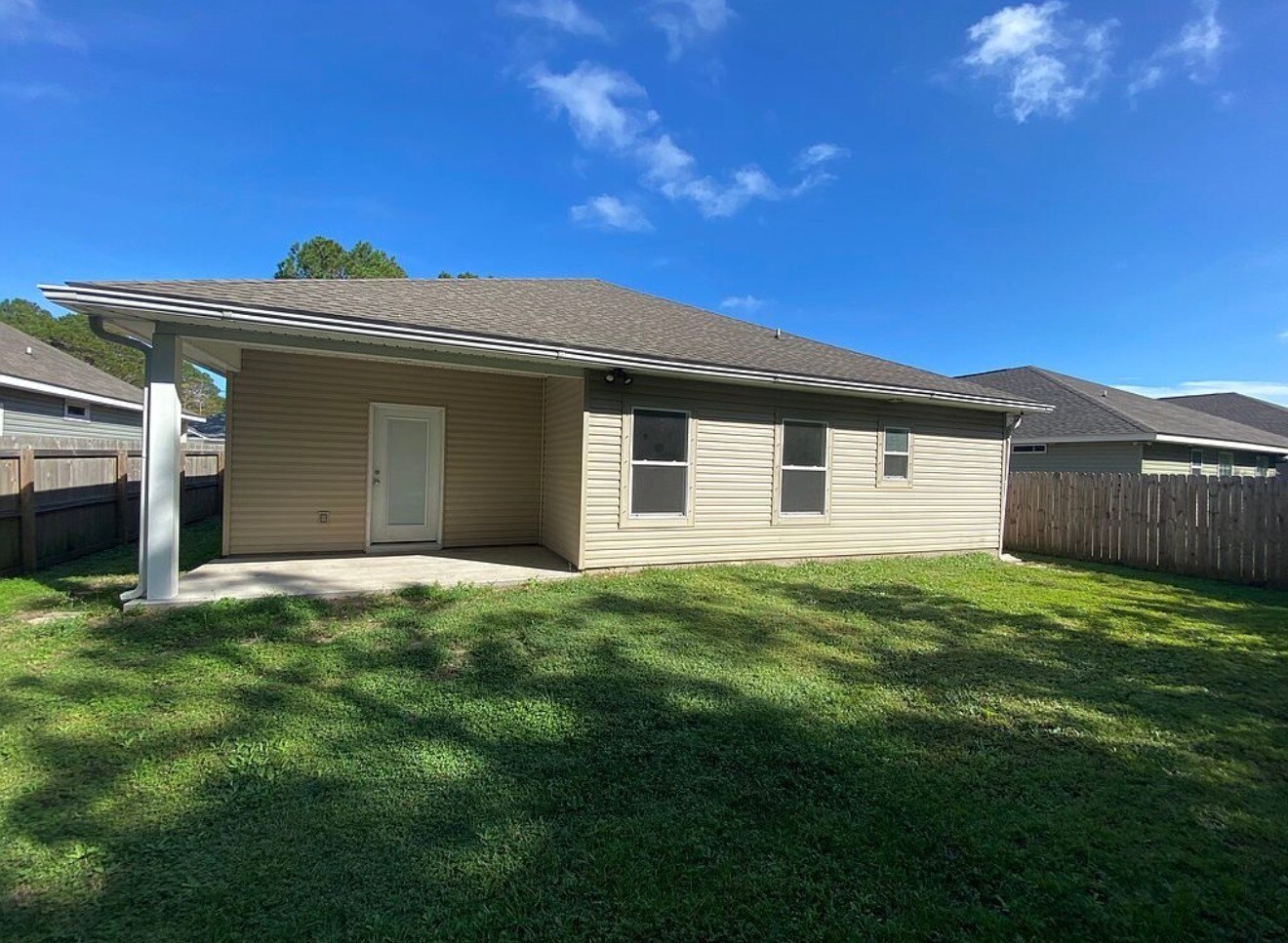 Building Photo - 2267 Tom St