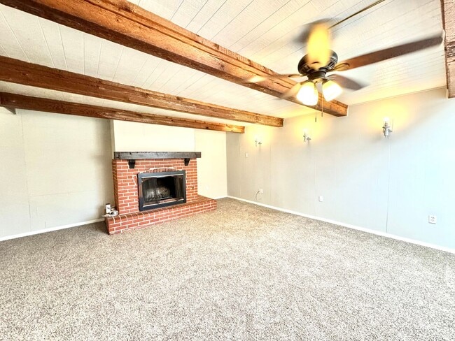 Building Photo - Beautiful Home right next to Hobby Lobby and Remington Park! Self Showing
