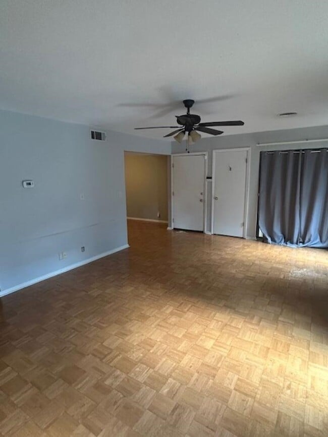 Building Photo - 6633 Poplar Woods Cir E