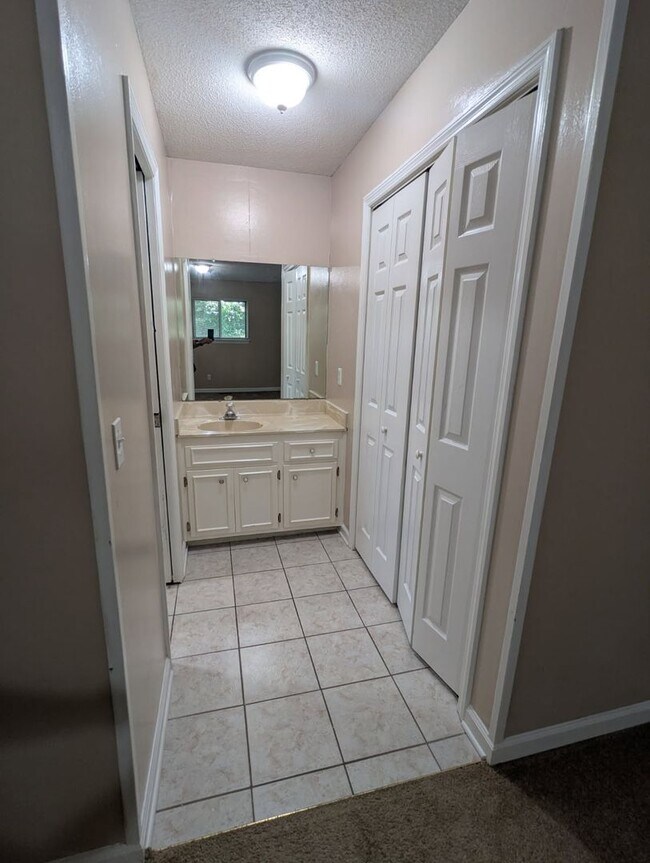 Building Photo - 4751 Tessie Ln