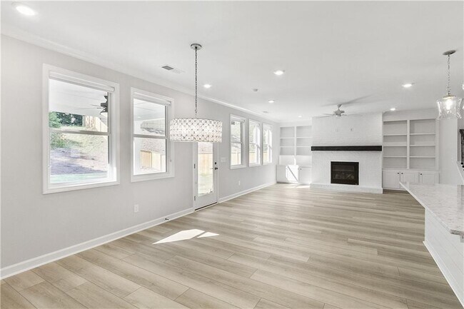 Building Photo - 536 Cresentry Brook
