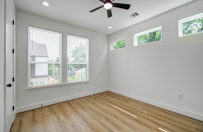 Building Photo - 1308 Tarley St