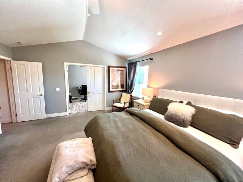 Building Photo - 29028 Hollow Oak Ct