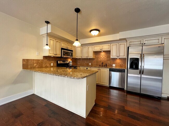 Building Photo - Charming Home Near CSU Campus – Move-In Re...