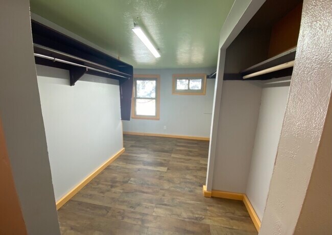 Building Photo - 6211 N College Dr